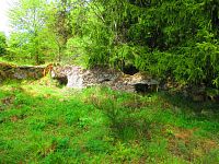 Ruiny loveckého zámečku Hochbergů (Grzmiąca)