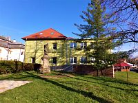 Škola ve Stěžerách
