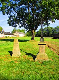 Pomníky z bitvy roku 1866 (Dohalice)