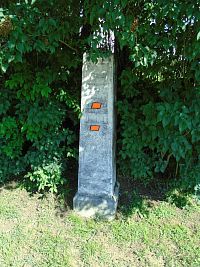 Historický patník (Čenice)