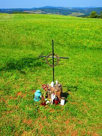 Křížek u Krkonošské vyhlídky (Arnoštov)
