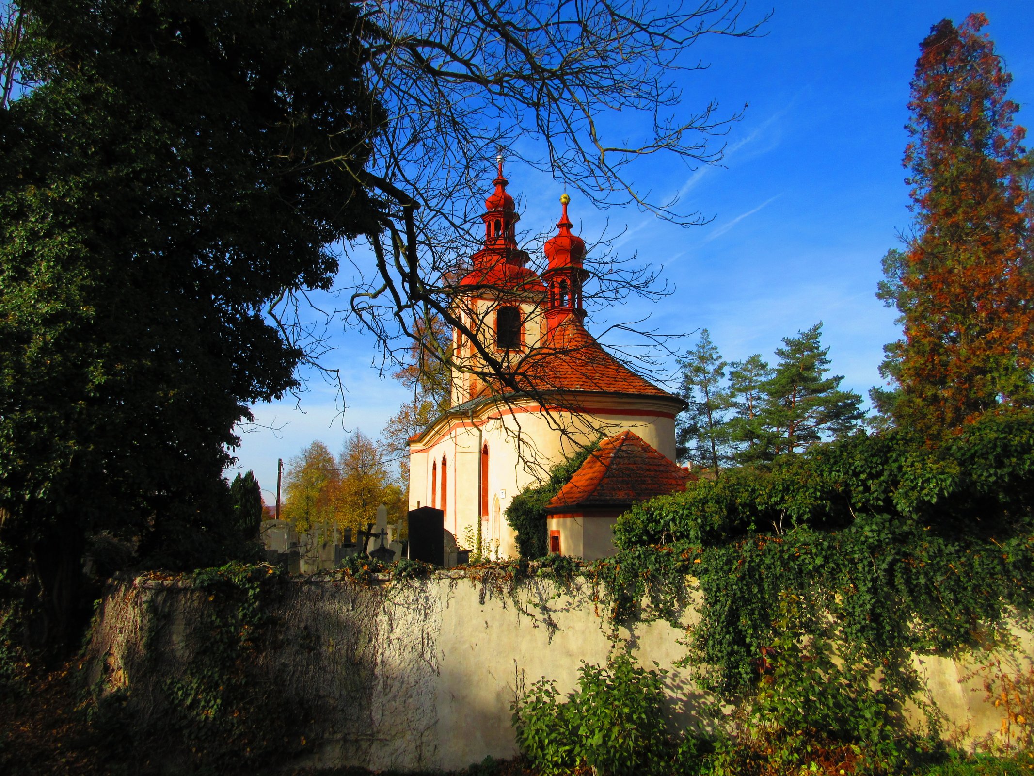 Kostel sv. Stanislava, biskupa a mučedníka v Mořině