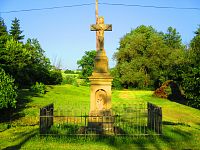 Kříž u hasičské zbrojnice (Jeřičky)