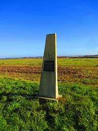 Současný pomníček Františku Velcovi (Sedlice)