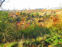 Pohled na Hemrovy skály z vyhlídek nad Prokopským údolím (Praha)