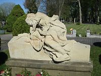 Socha „Plačící ženy“ (Jaroměř)