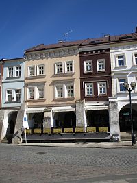 Dům čp. 157 na Velkém náměstí v Hradci Králové