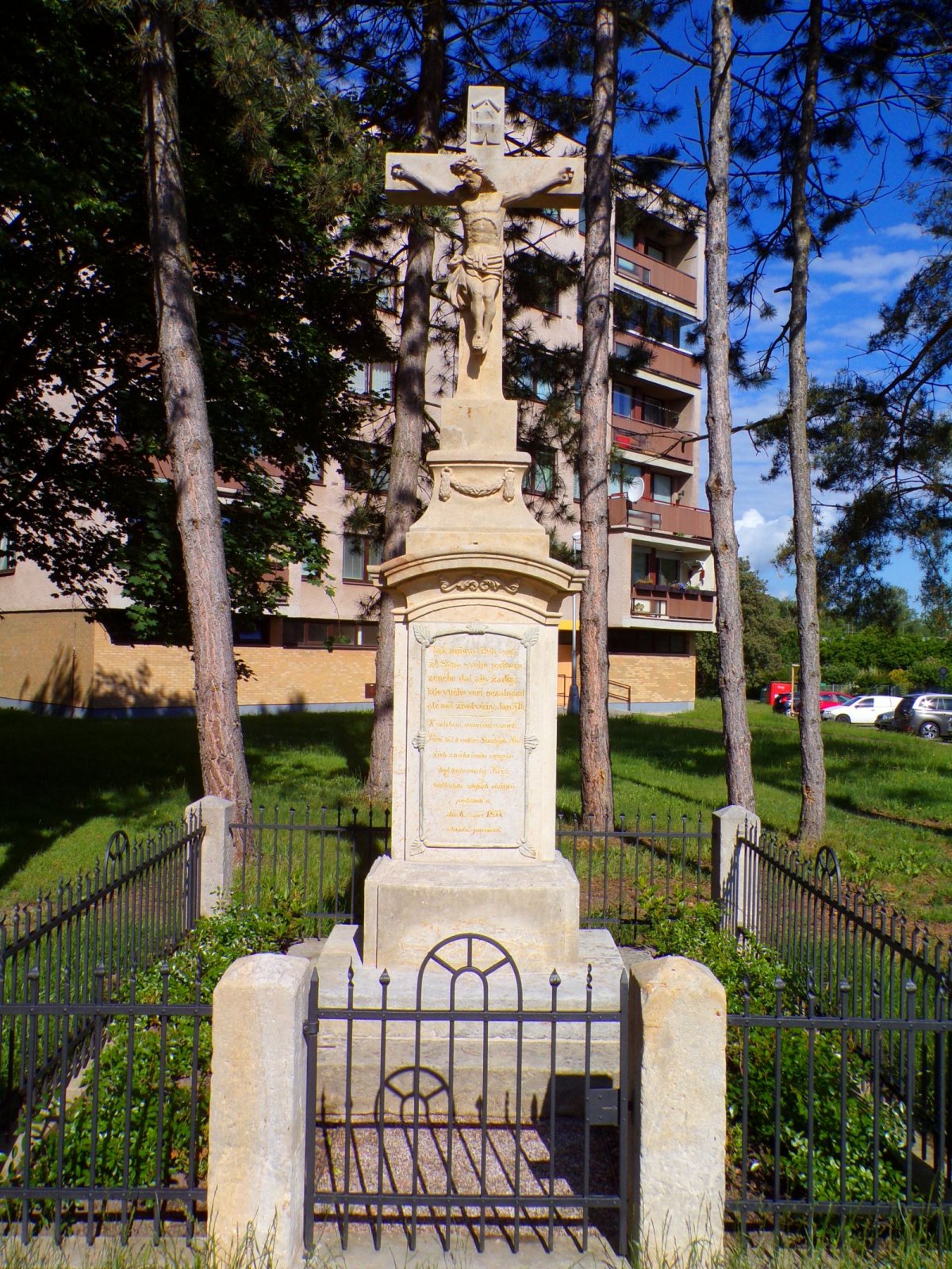 Lhota pod Strání (Hradec Králové)