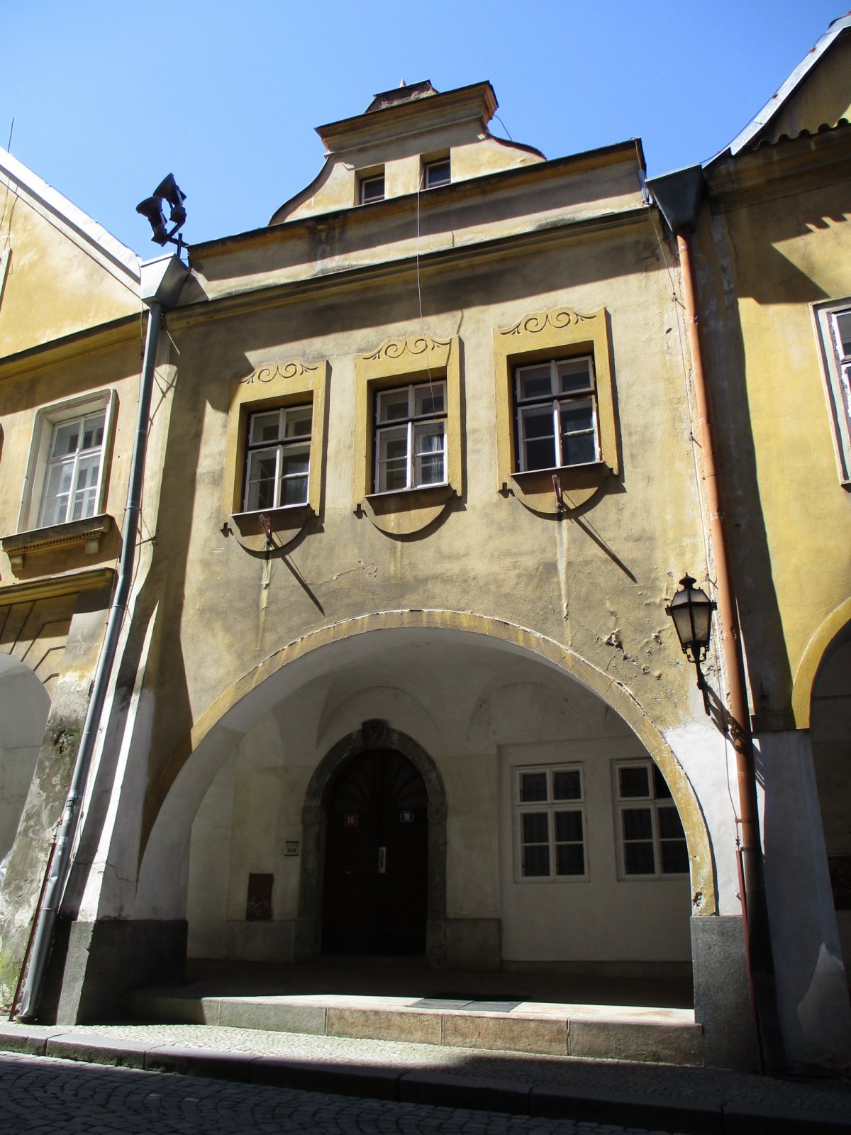 Dům čp. 66 v Rokitanského ulici v Hradci Králové