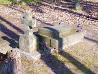 Hrob kapitána Ganzlera (Lubno)