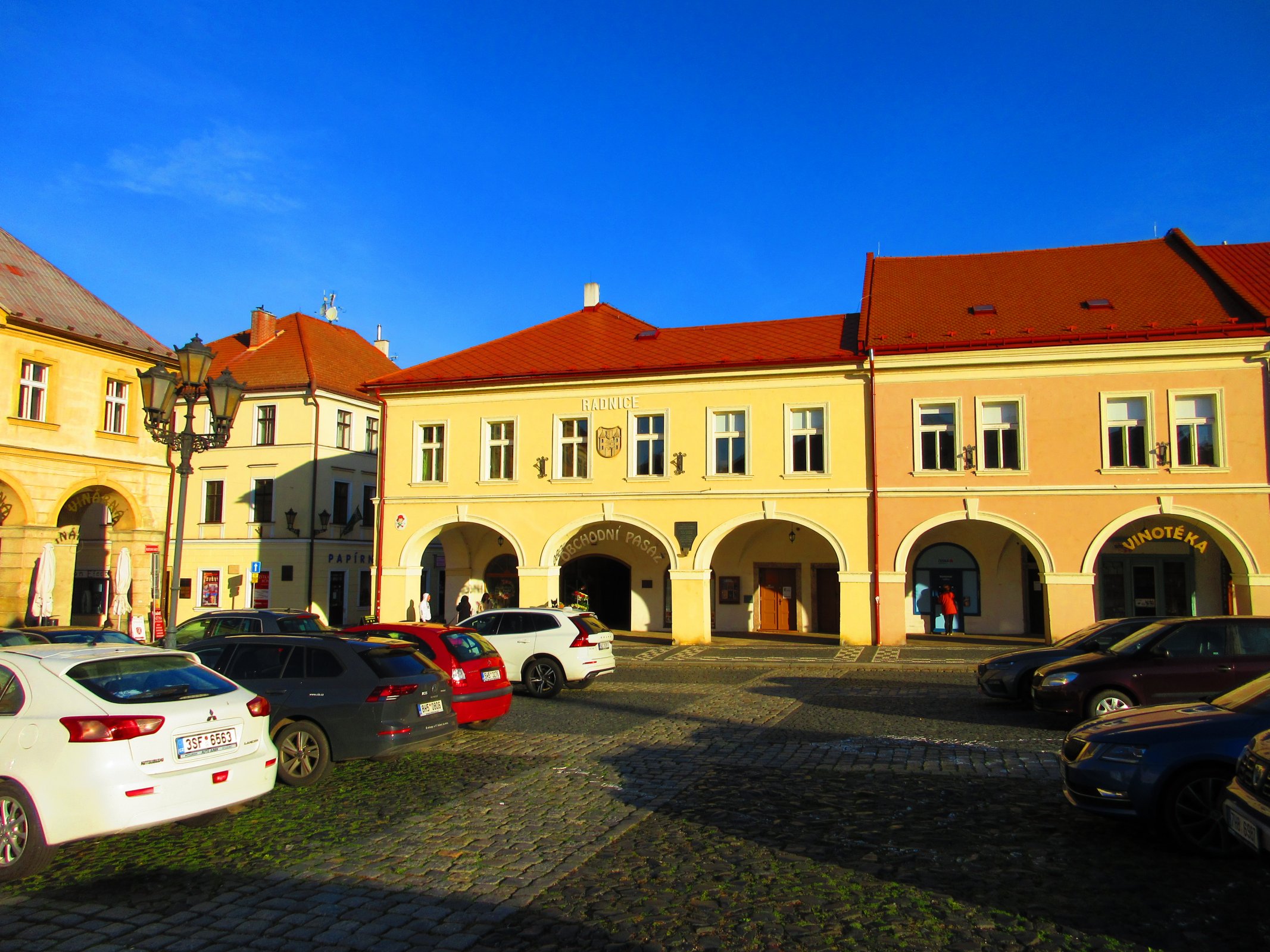 Stará radnice čp. 99 na Valdštejnově náměstí v Jičíně