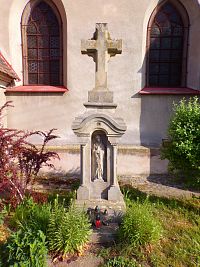 Kříž u kostela (Rosice nad Labem)