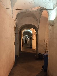 Podloubí v Rokitanského ulici (Hradec Králové)