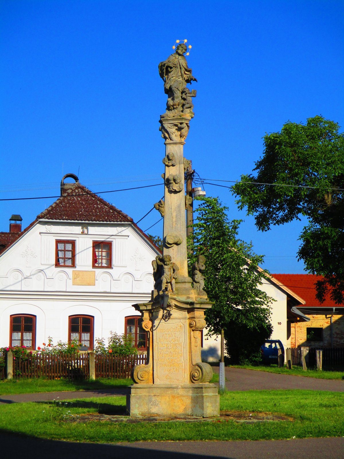 Sloup se sochou sv. Jana Nepomuckého na Chotěborkách