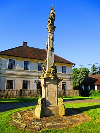 Sloup se sochou sv. Jana Nepomuckého (Chotěborky)