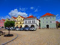 Husovo náměstí (Nové Město nad Metují)