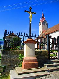 Kříž u vstupu na hřbitov (Bohuslavice nad Metují)