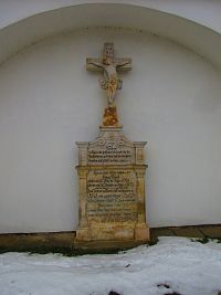 Náhrobník u kostela sv. Jana Křtitele (Velké Losiny)