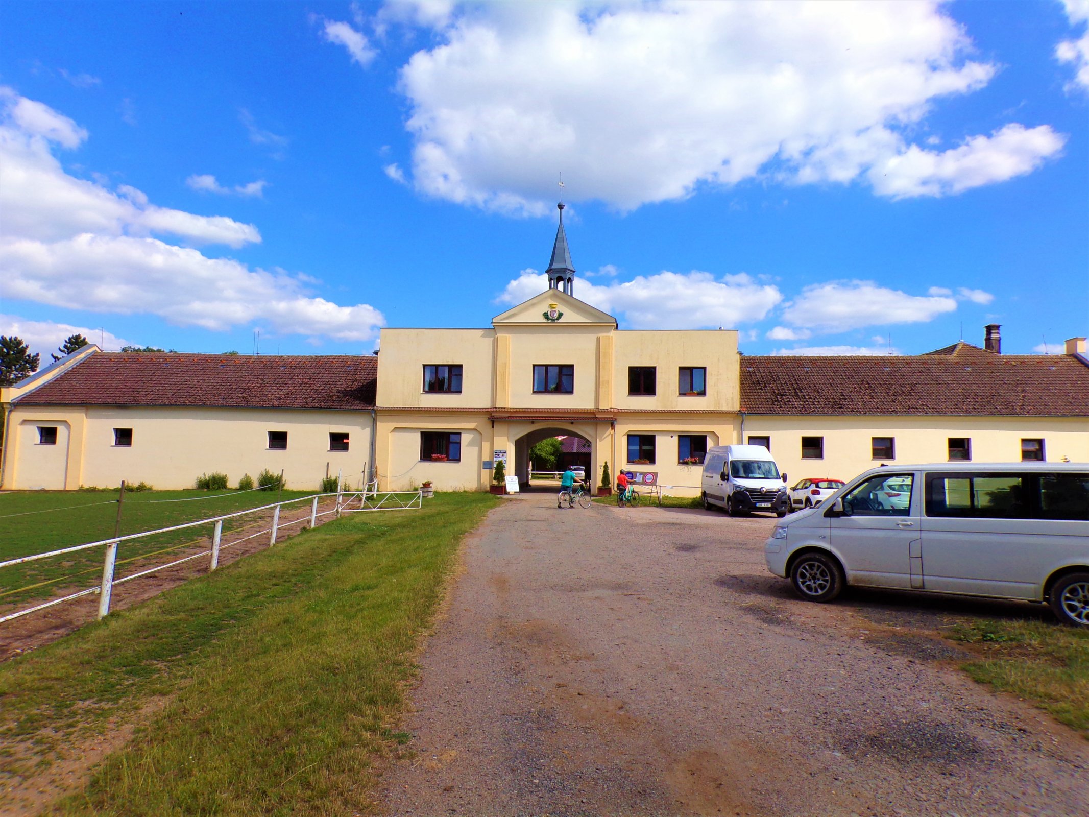 Hřebčín Ostrov u Nového Města nad Cidlinou