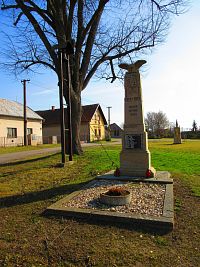 Zvonička s pomníkem padlým (Kasalice)