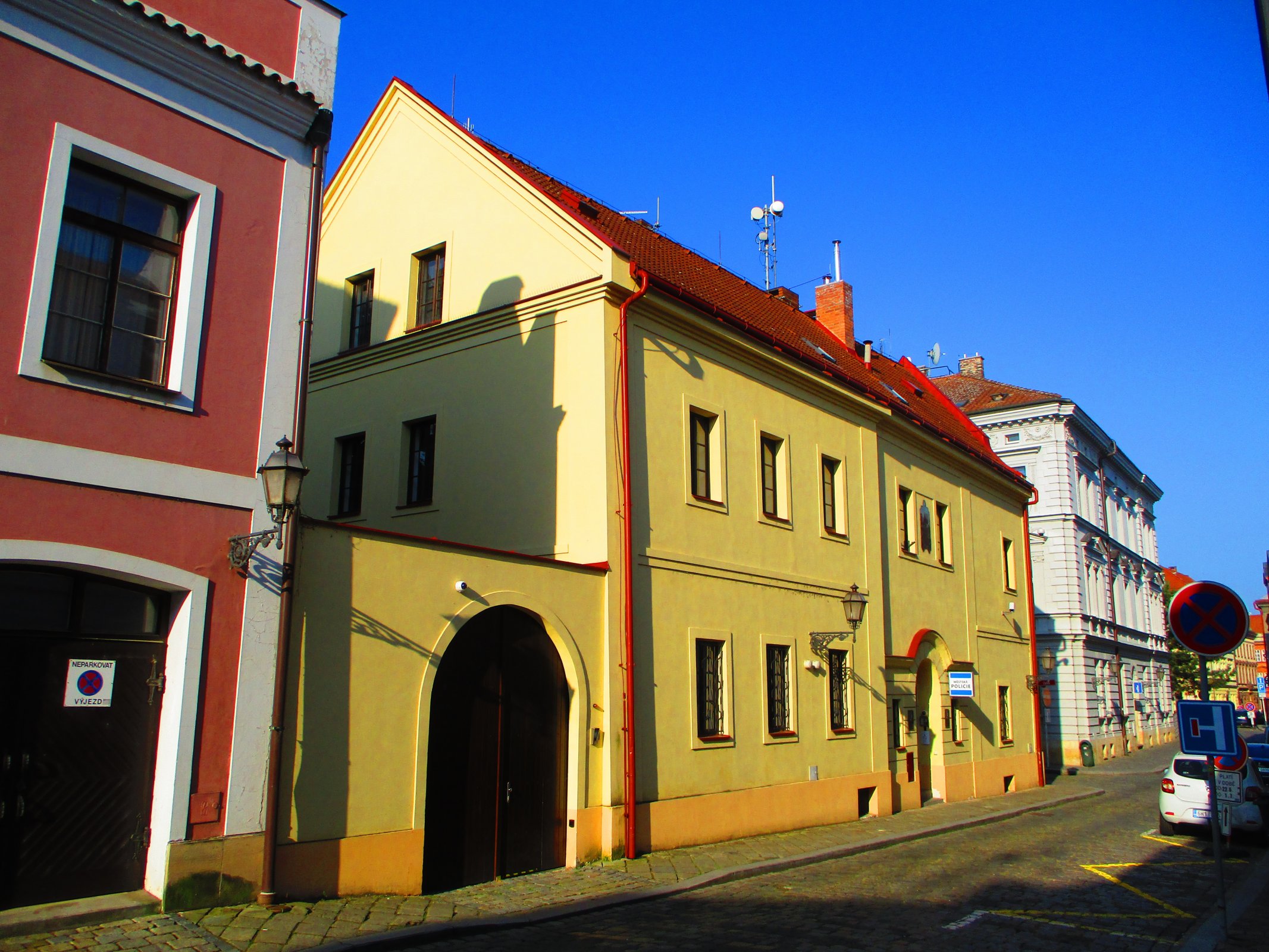 Dům čp. 211 v Dlouhé ulici v Hradci Králové