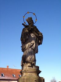 Socha sv. Jana Nepomuckého na Pouchově (Hradec Králové)