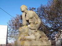 Pomník padlým v Pileticích (Hradec Králové)