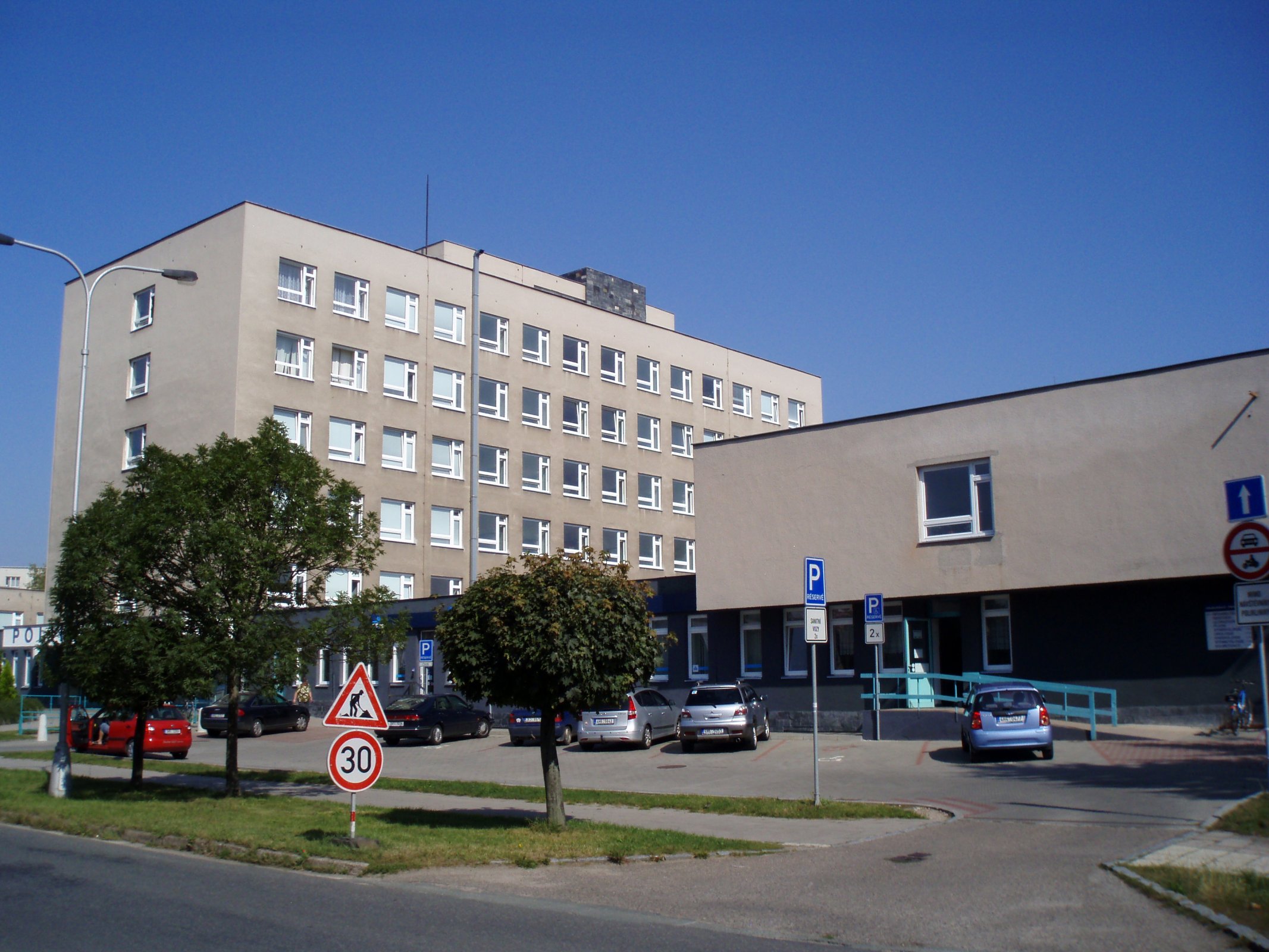 Poliklinika II na Slezském Předměstí v Hradci Králové