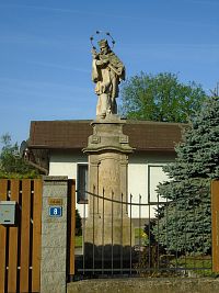 Socha sv. Jana Nepomuckého ve Farářství (Hradec Králové)