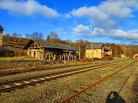 Skladiště u železniční stanice (Hrob)