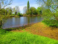 Řeka Labe pod Třebší (Hradec Králové)