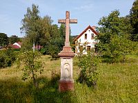 Kříž u čp. 1107 v Chelčického ulici (Úpice)