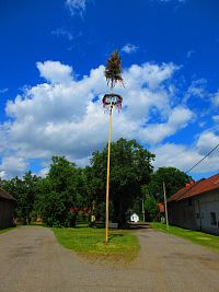 Májka na Grégrově náměstí (Hradec Králové)