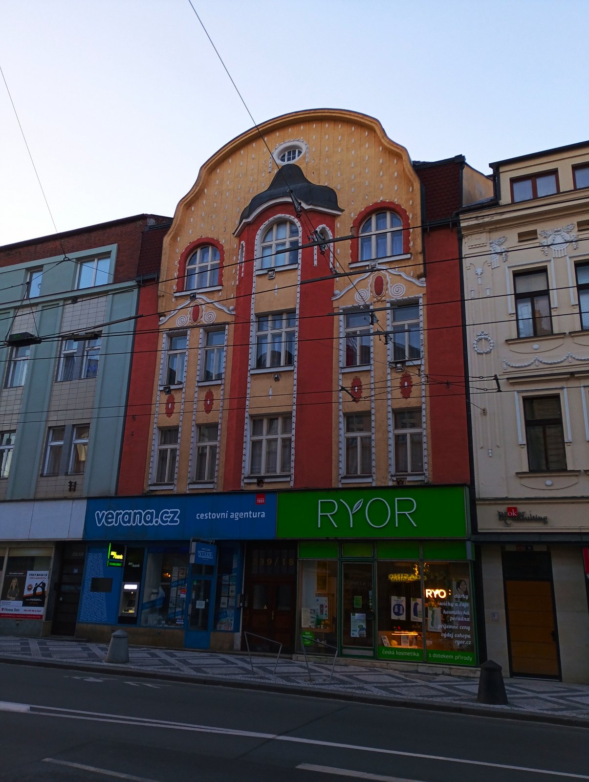 Dům čp. 239 ve třídě Československé armády v Hradci Králové
