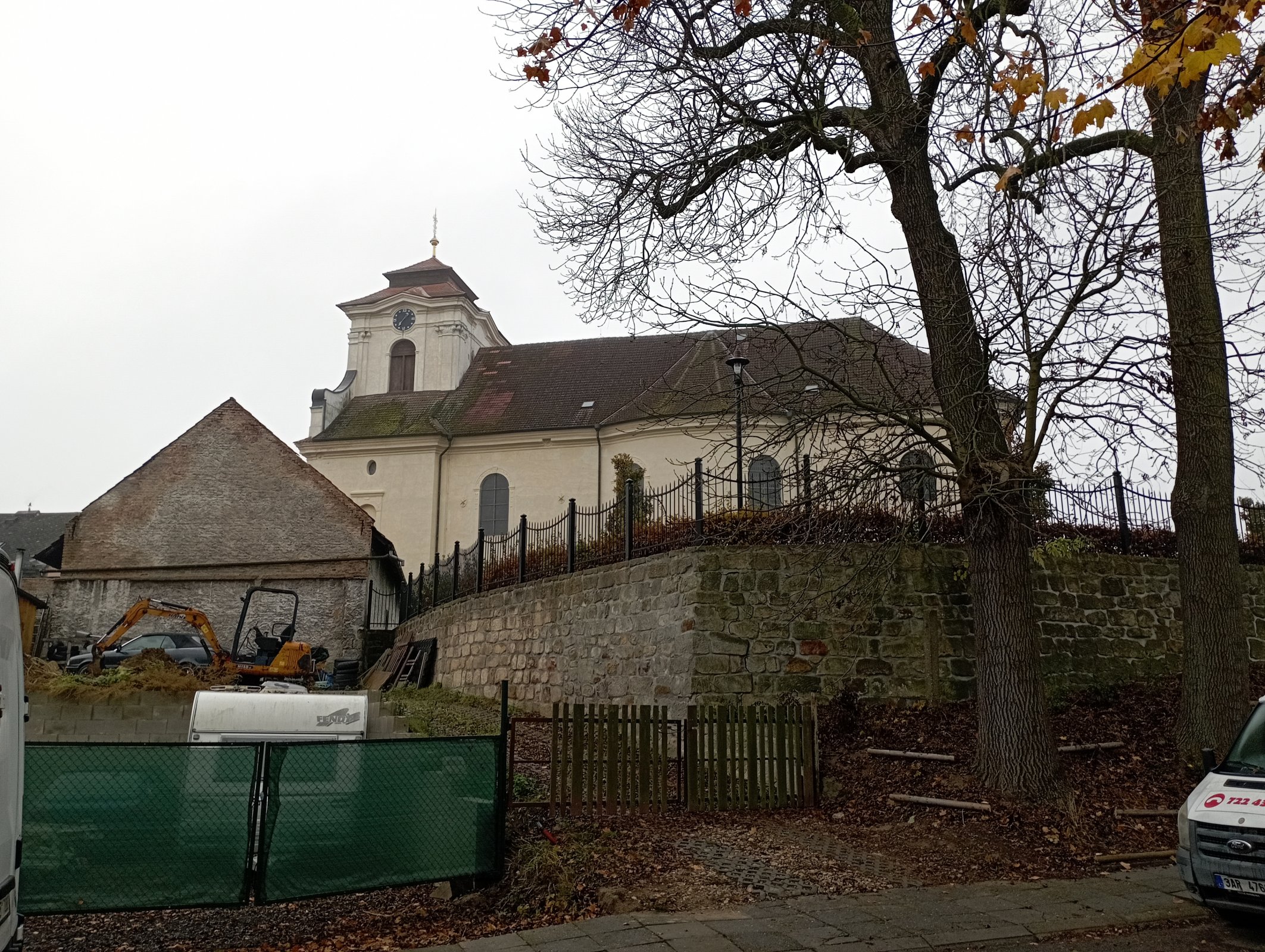 Kostel sv. Kateřiny, panny a mučednice v Dolním Bousově