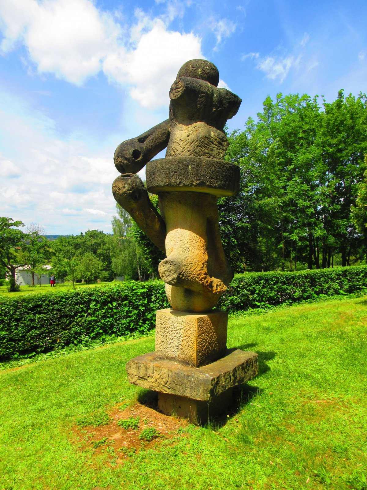 Sochařský park u sv. Gotharda v Hořicích