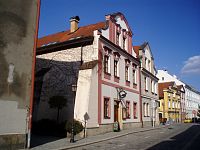 Dům čp. 96 v Dlouhé ulici v Hradci Králové
