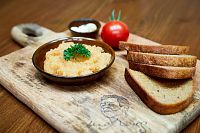 Morousův tvarůžkový tataráček k pivu Morous v restauraci Hotelu Slunce v Rýmařově