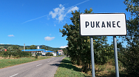 PUKANEC - vstup do obce