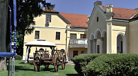 JASLOVSKÉ BOHUNICE - kaštieľ