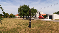 OKOLIČNÁ NA OSTROVE