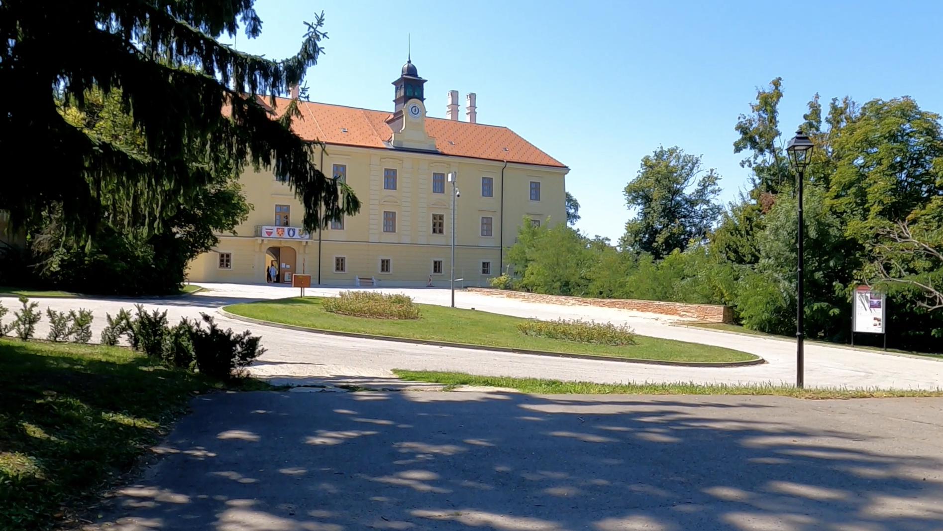 HLOHOVSKY ZÁMOK