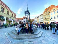 Göttingen má asi nejvíc líbanou sochu na světě