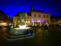 Historické centrum města v noci.