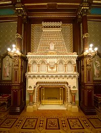 Speciální krb z tvrdé a odolné pyrogranitové keramiky