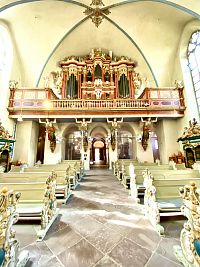 Barokní chrám s varhanami