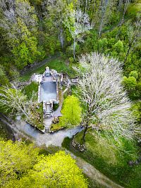 Lučina - torza kostela sv. Jiří, autor fotografie: Ladislav Vogeltanz