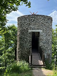 Vyhlídková věž Starého Herštejna