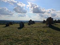 Vyhlídky a Kamenný kruh na Hovězáku