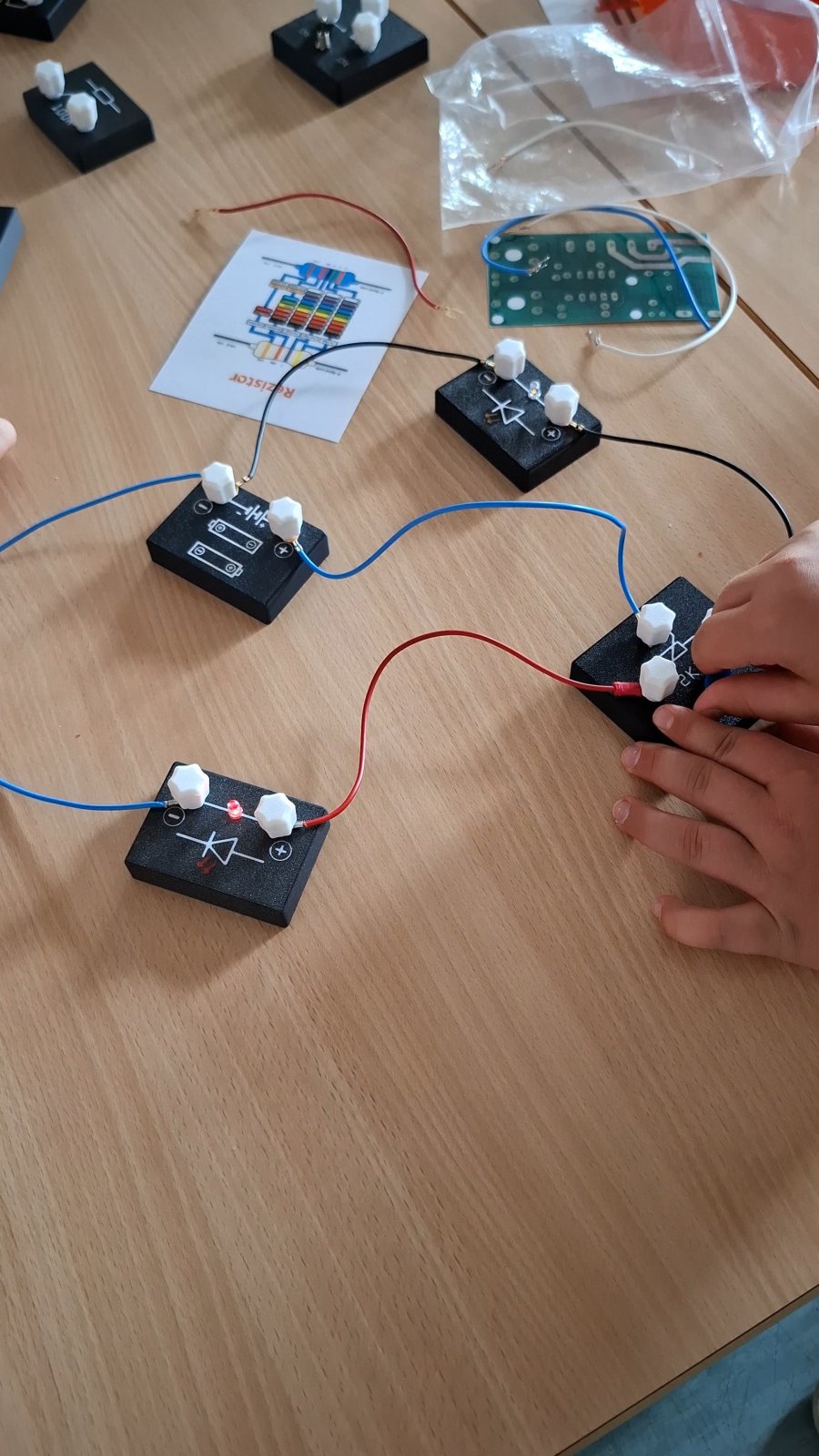 workshop pro děti: Pájení sovičky